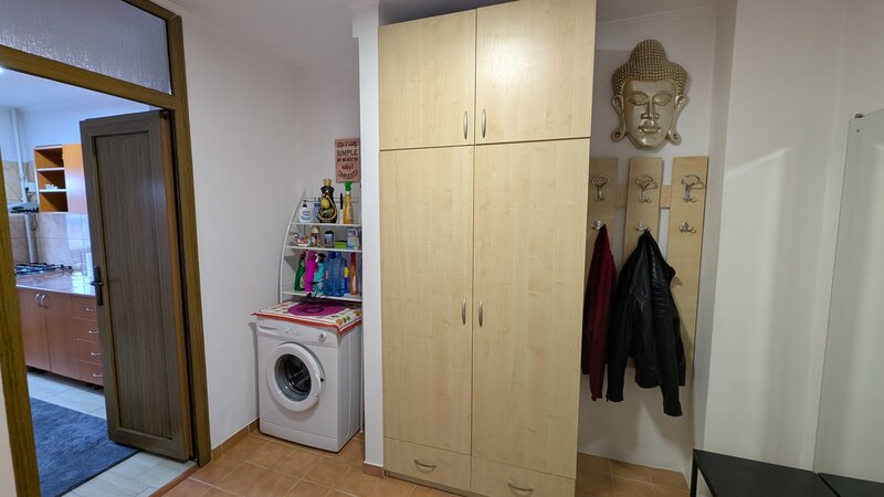 Muncii, Vatra Luminoasa, Maior Coravu,