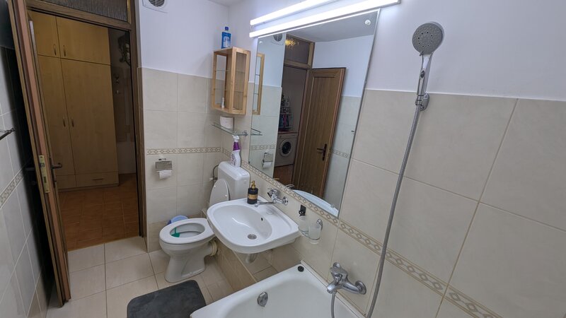 Muncii, Vatra Luminoasa, Maior Coravu,